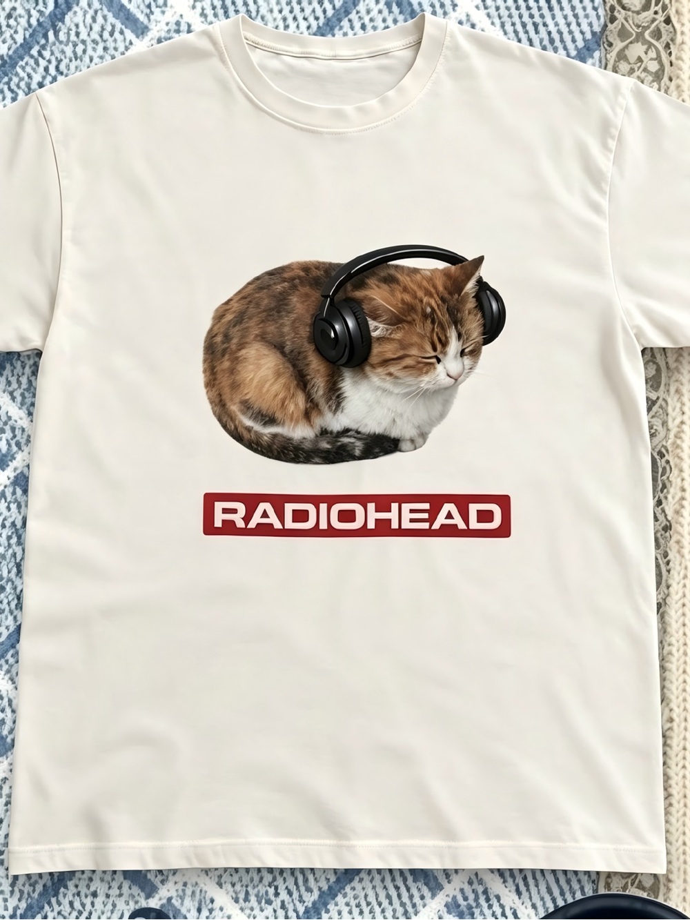 Radiohead Cat With Headphones Vintage Graphic Womens Mens T-shirt Unisex
